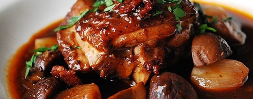Qual o vinho ideal para o Coq-au-vin ou galo ao vinho? Qual o vinho ideal para o Coq-au-vin ou galo ao vinho?