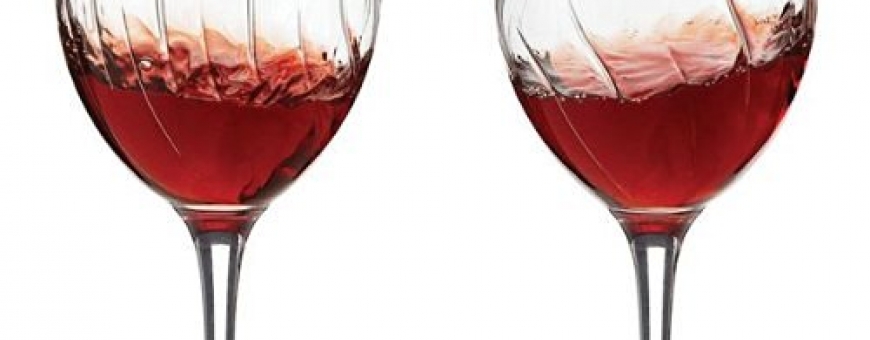 Lançado copo que reduz o teor alcoólico e as calorias do vinho