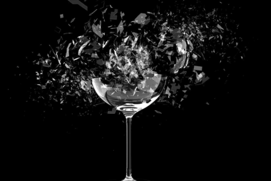 Você pagaria 156 euros por uma taça de vinho quebrada? Você pagaria 156 euros por uma taça de vinho quebrada?
