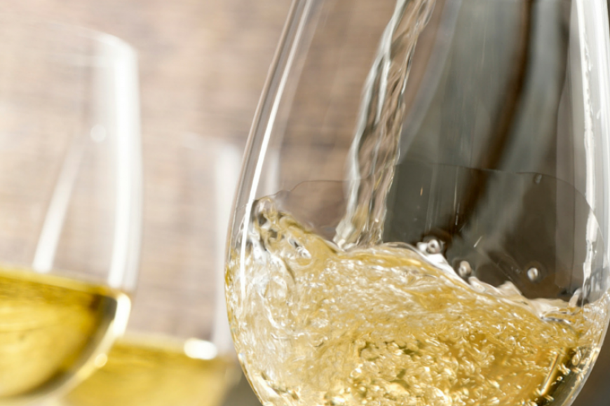 Você sabe como combinar carne com vinho branco? 